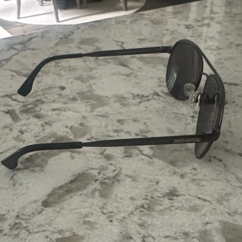 HD Black Aviator Sunglasses - Picture 3 of 6